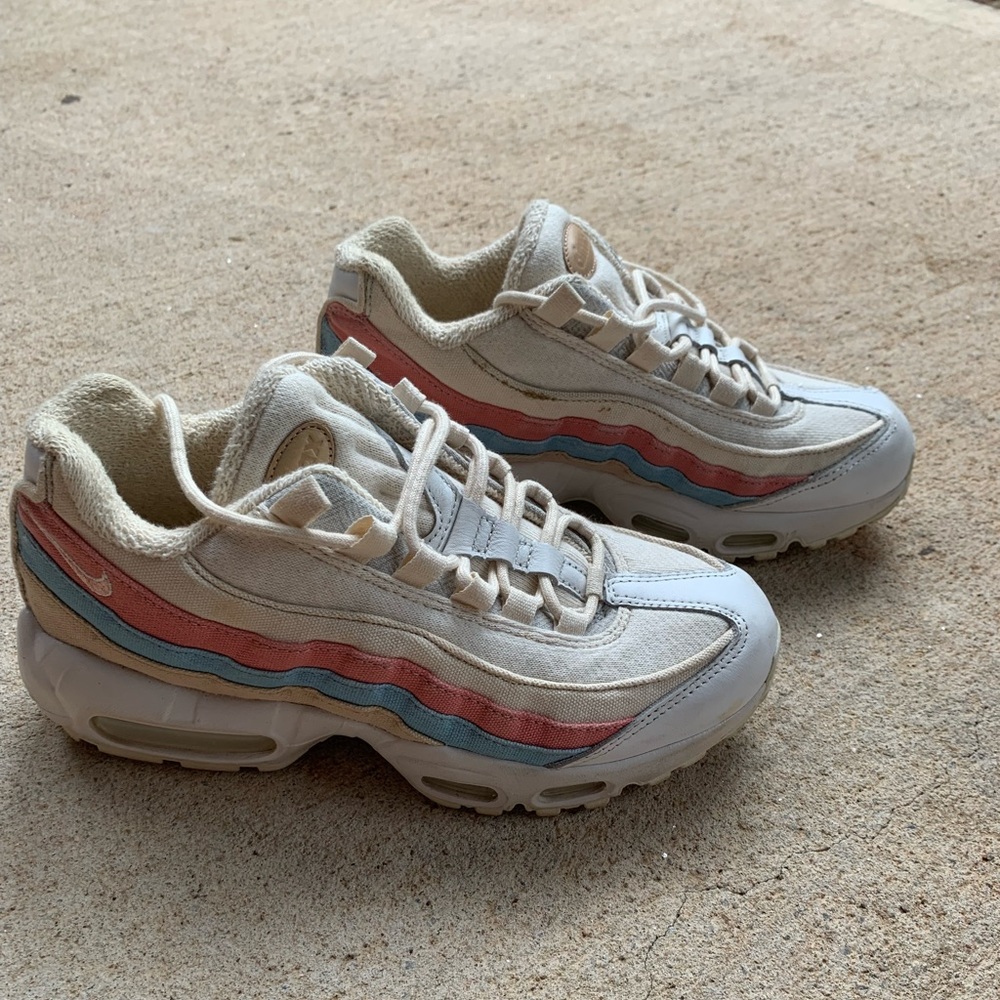 Womens air maxes